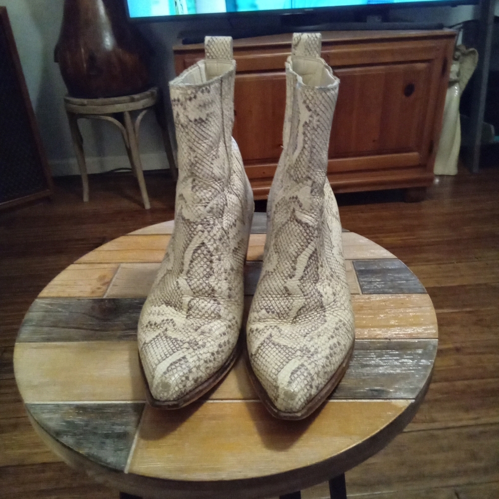 Dolce Vita Serna Snakeskin Leather Booties Size 8.5. Block Heel 2.5" - Picture 4 of 16